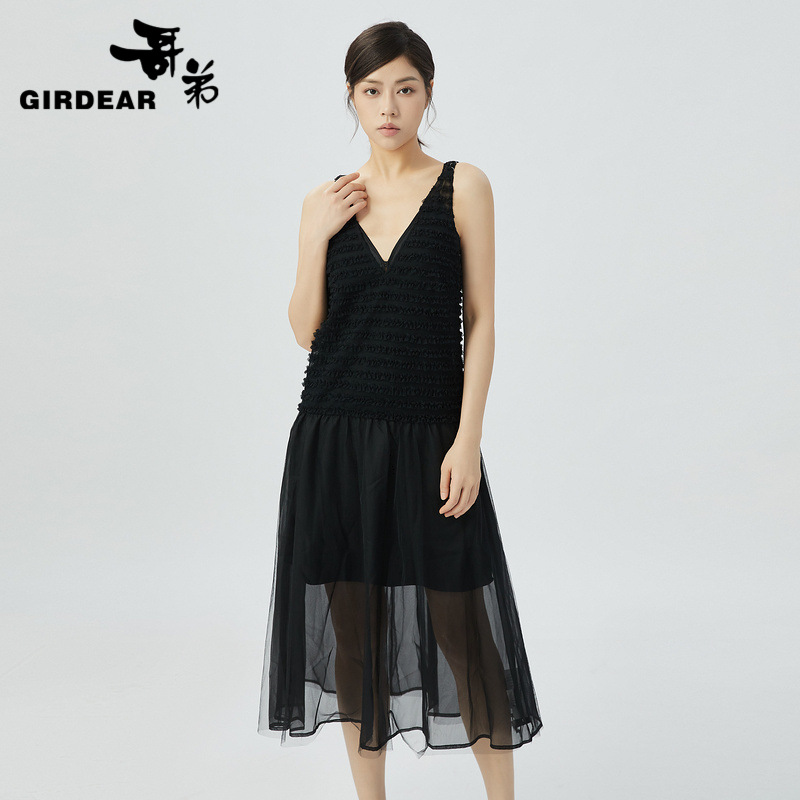 哥弟  V领时尚造型透视纱裙1500188