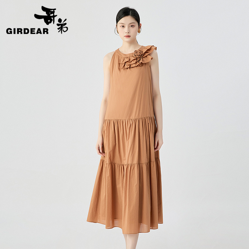 哥弟  小众设计感荷叶边造型无袖连衣裙150030