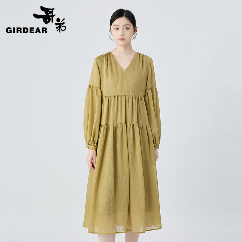 哥弟   等风”撩”起的美气质V领宽松连衣裙1500549